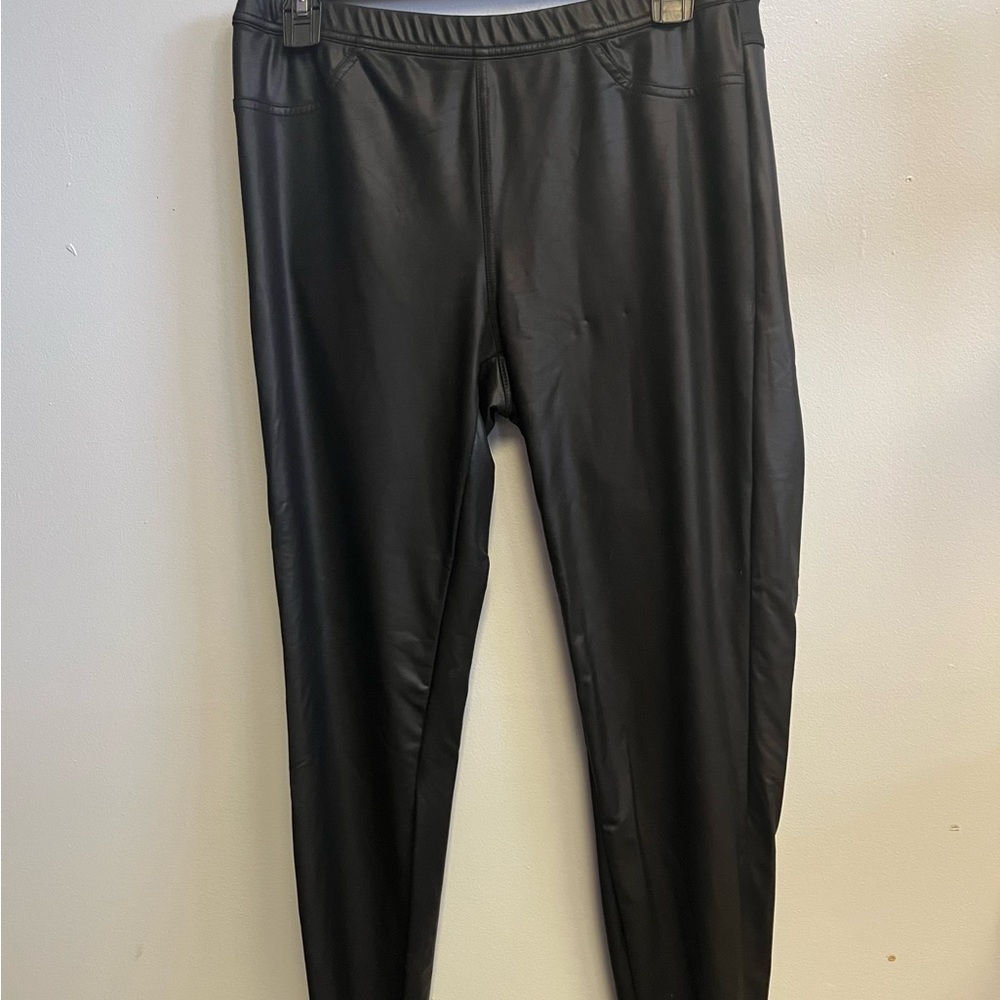 🚨CLEARANCE B1123-36 SIMPLY Vera, Vera Wang faux leather pants